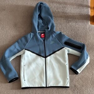 Boys XL Nike Tech Two-Tone Blue zip up Hoodie. Great condition